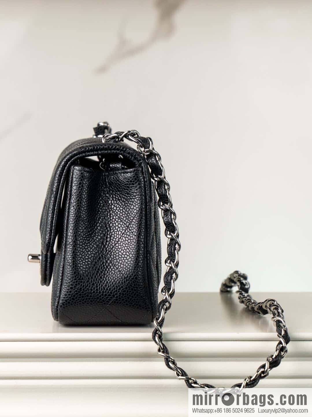 ℂ𝔽 𝗖𝗹𝗮𝘀𝘀𝗶𝗰 𝗙𝗹𝗮𝗽 | genuine leather litchi pattern black silver 🖤 A01116
