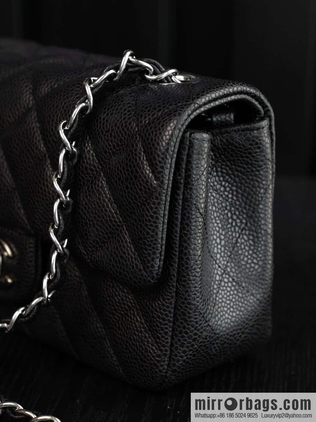 ℂ𝔽 𝗖𝗹𝗮𝘀𝘀𝗶𝗰 𝗙𝗹𝗮𝗽 | genuine leather litchi pattern black silver 🖤 A01116