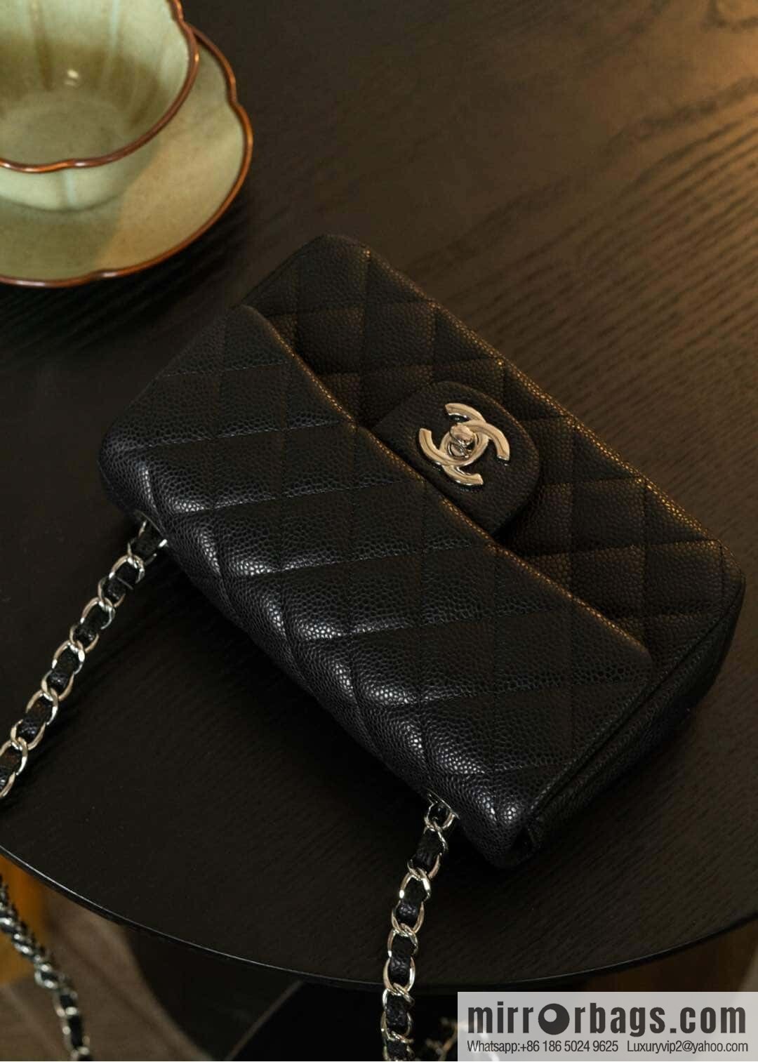 ℂ𝔽 𝗖𝗹𝗮𝘀𝘀𝗶𝗰 𝗙𝗹𝗮𝗽 | genuine leather litchi pattern black silver 🖤 A01116