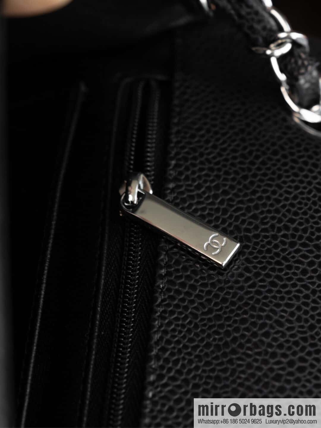 ℂ𝔽 𝗖𝗹𝗮𝘀𝘀𝗶𝗰 𝗙𝗹𝗮𝗽 | genuine leather litchi pattern black silver 🖤 A01116