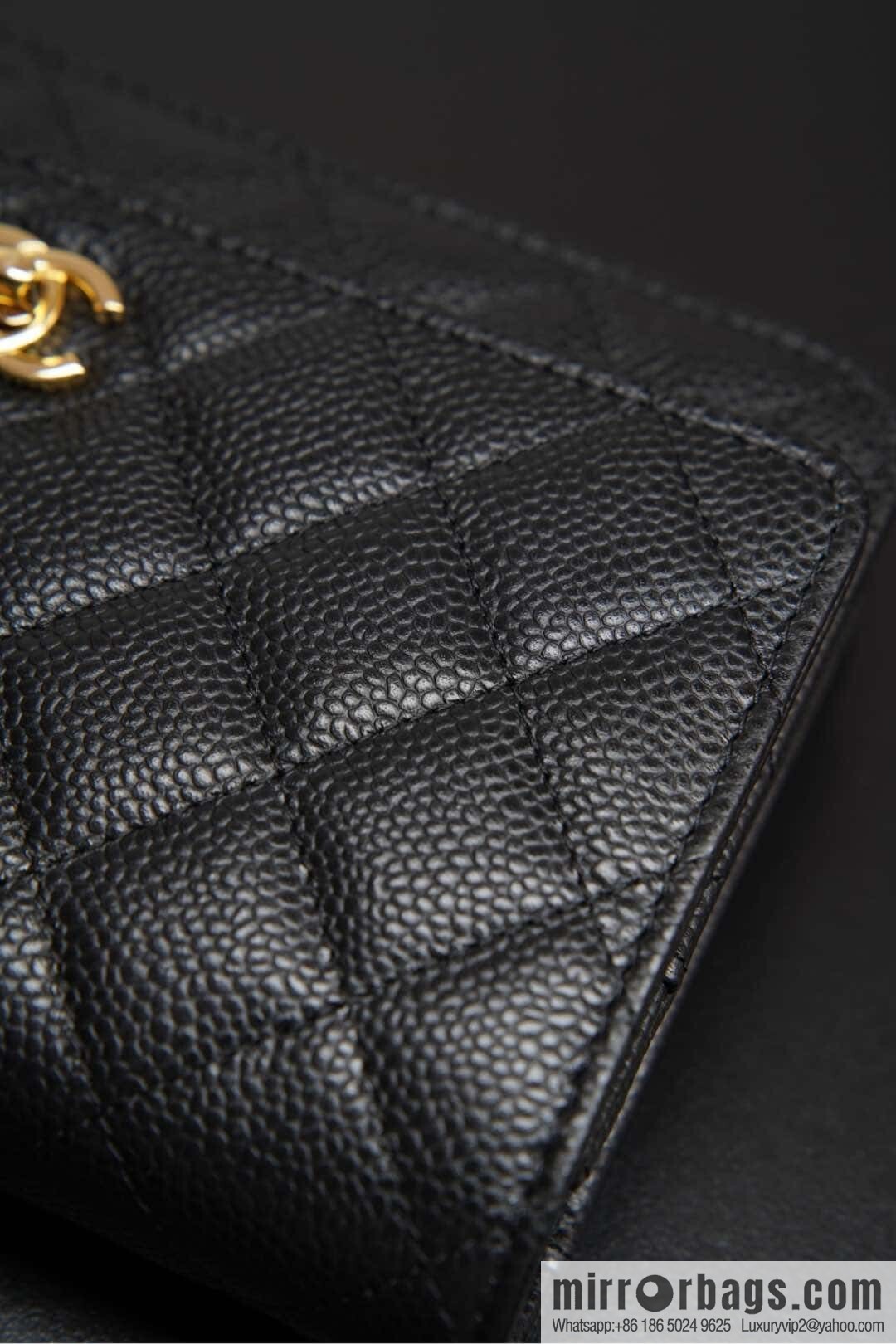 𝐂𝐡𝐚𝐧𝐞𝐥 𝟐𝟒𝐤 𝐰𝐨𝐜 fortune bag (button version) black cow gold 🖤 AP4241