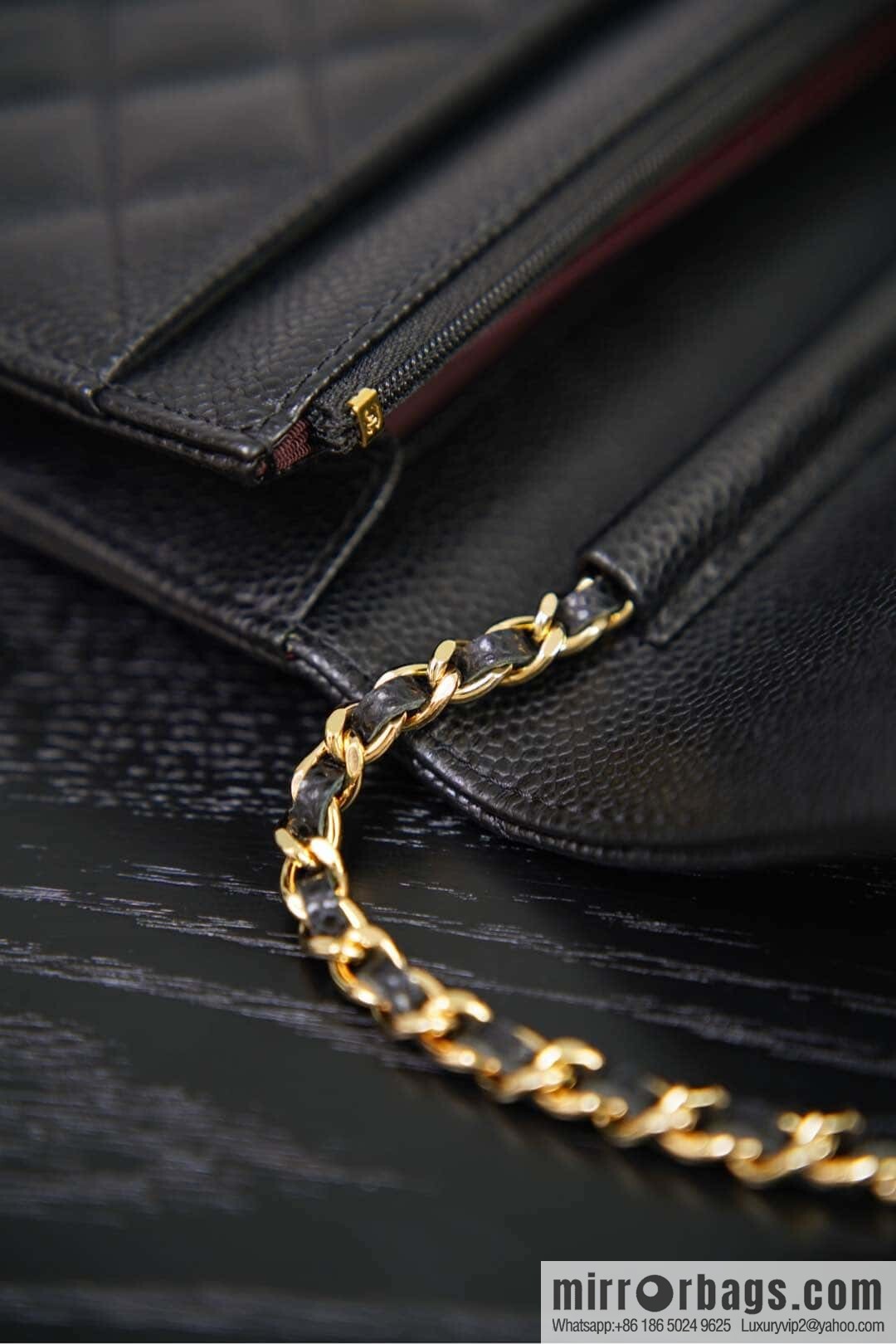 𝐂𝐡𝐚𝐧𝐞𝐥 𝟐𝟒𝐤 𝐰𝐨𝐜 fortune bag (button version) black cow gold 🖤 AP4241
