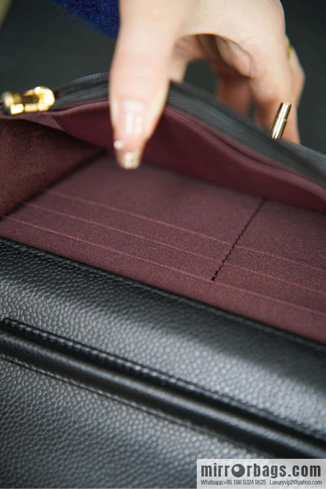 𝐂𝐡𝐚𝐧𝐞𝐥 𝟐𝟒𝐤 𝐰𝐨𝐜 fortune bag (button version) black cow gold 🖤 AP4241