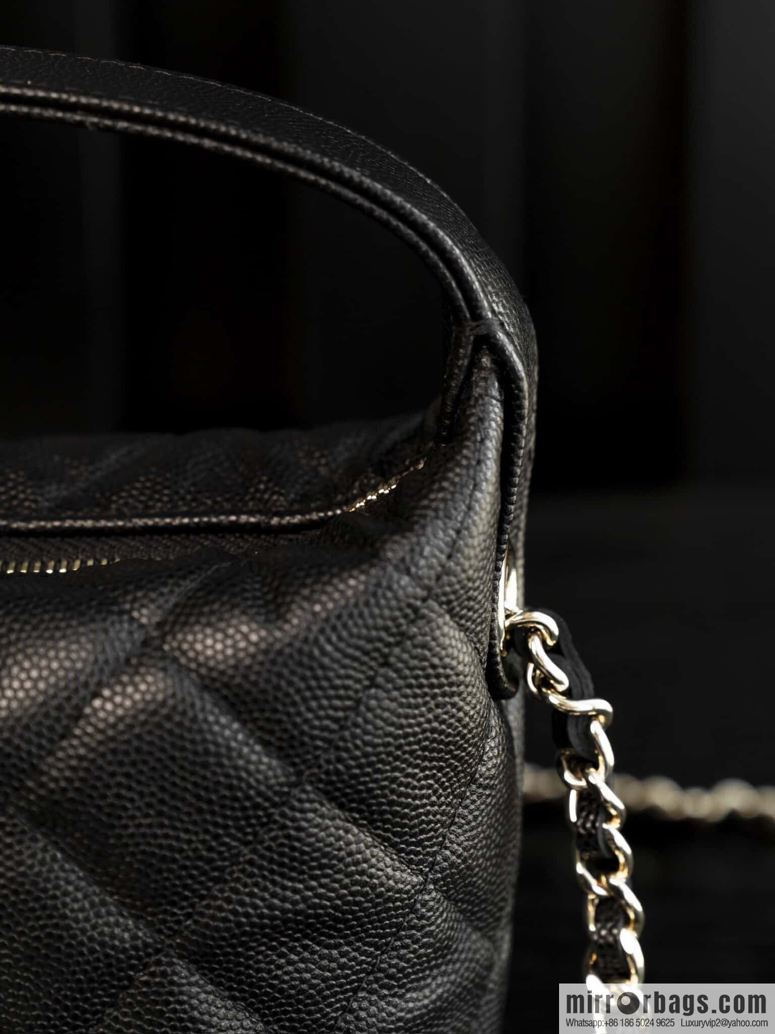 𝐂𝐡𝐚𝐧𝐞𝐥 𝟐𝟓𝐜 early spring new, lunch box bag, black gold 🖤 AP4386