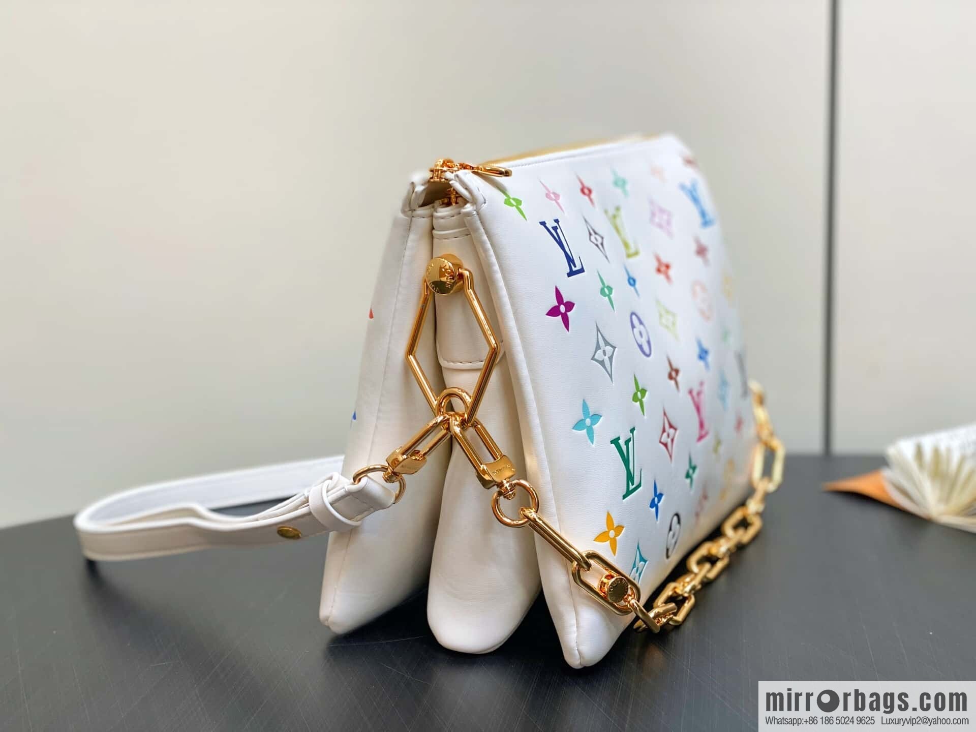 [Original order boutique] M13233 white color, full leather chain bag LV x TM COUSSIN small handbag, white/three color (Takashi Murakami)