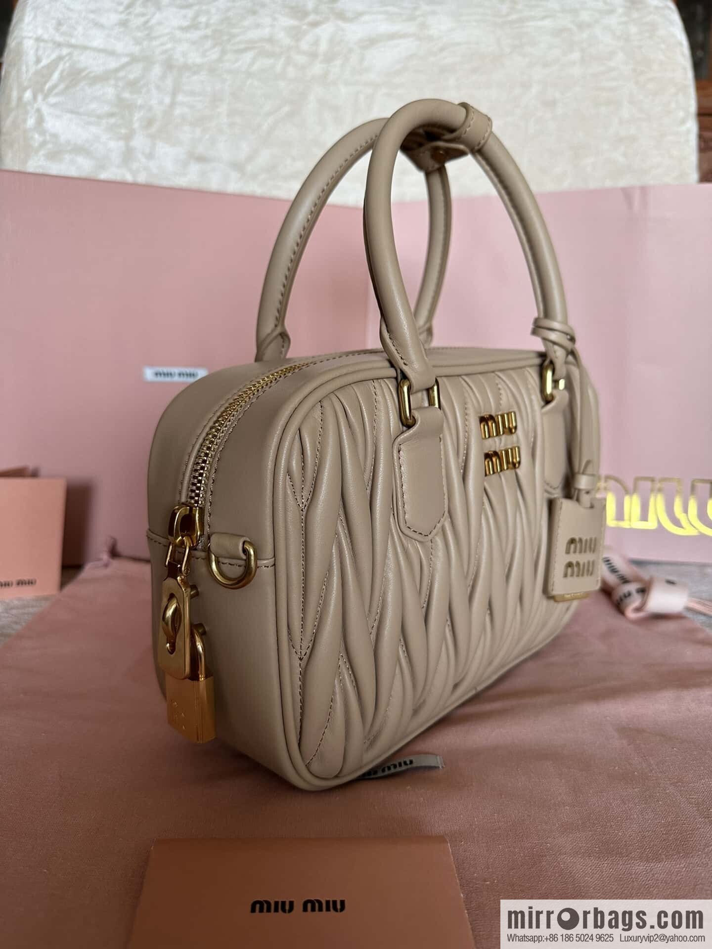 5BB124: MiuMiu's new too pretty bowling handbag, milk tea color Arcadie Matelassé soft sheepskin handbag