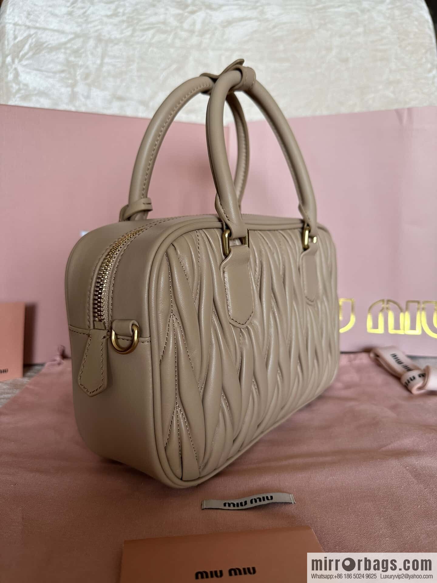 5BB124: MiuMiu's new too pretty bowling handbag, milk tea color Arcadie Matelassé soft sheepskin handbag