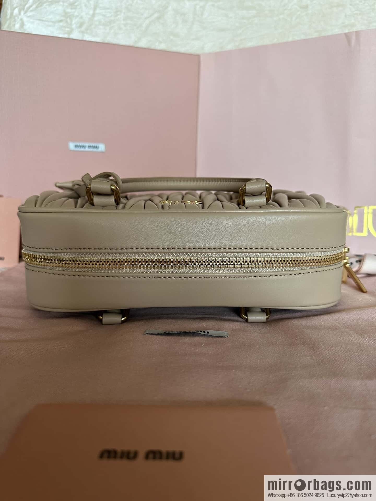 5BB124: MiuMiu's new too pretty bowling handbag, milk tea color Arcadie Matelassé soft sheepskin handbag