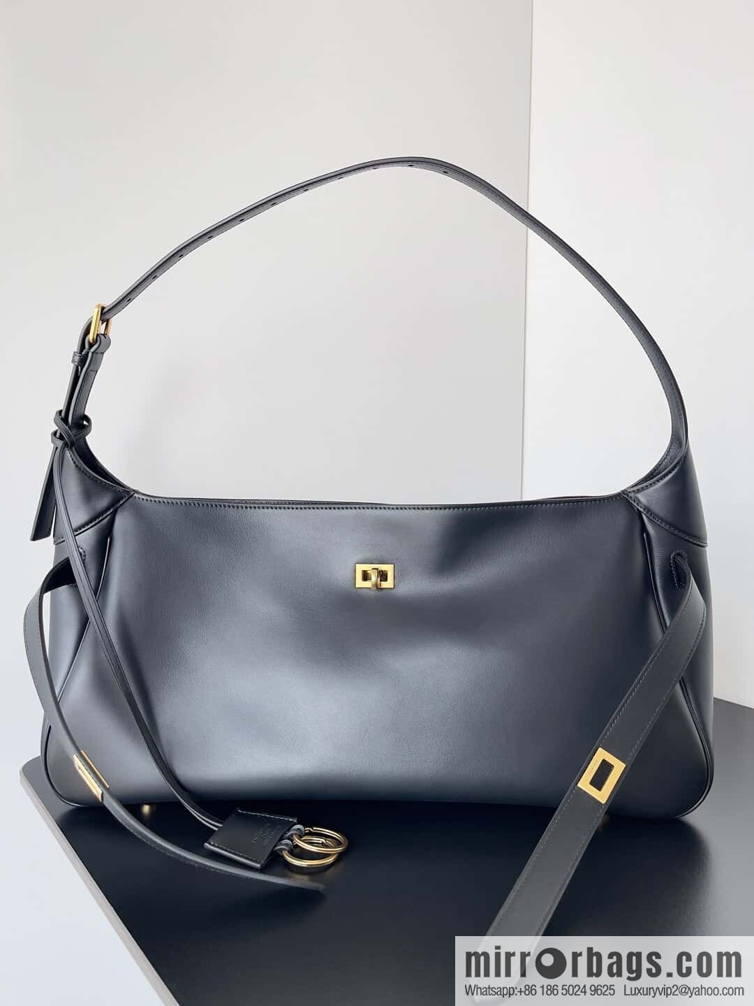 𝐁𝐚𝐥𝐞𝐧𝐜𝐢𝐚𝐠𝐑𝐨𝐝𝐞𝐨 Bel Air Black Smooth Cow Leather Shoulder Backpack