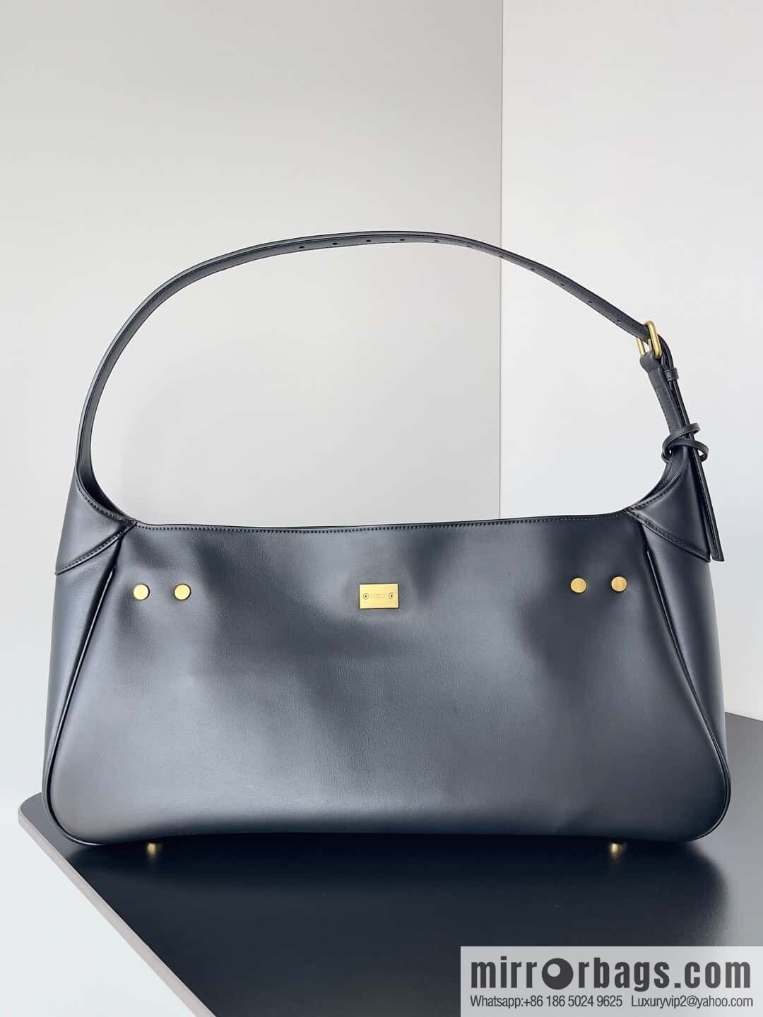 𝐁𝐚𝐥𝐞𝐧𝐜𝐢𝐚𝐠𝐑𝐨𝐝𝐞𝐨 Bel Air Black Smooth Cow Leather Shoulder Backpack