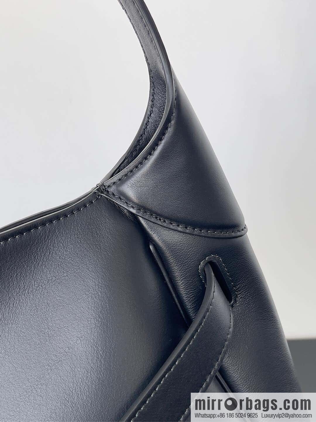 𝐁𝐚𝐥𝐞𝐧𝐜𝐢𝐚𝐠𝐑𝐨𝐝𝐞𝐨 Bel Air Black Smooth Cow Leather Shoulder Backpack