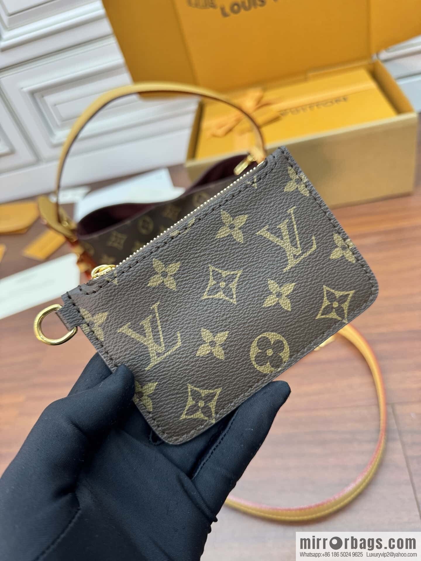 LV M12925 NEW All In BB