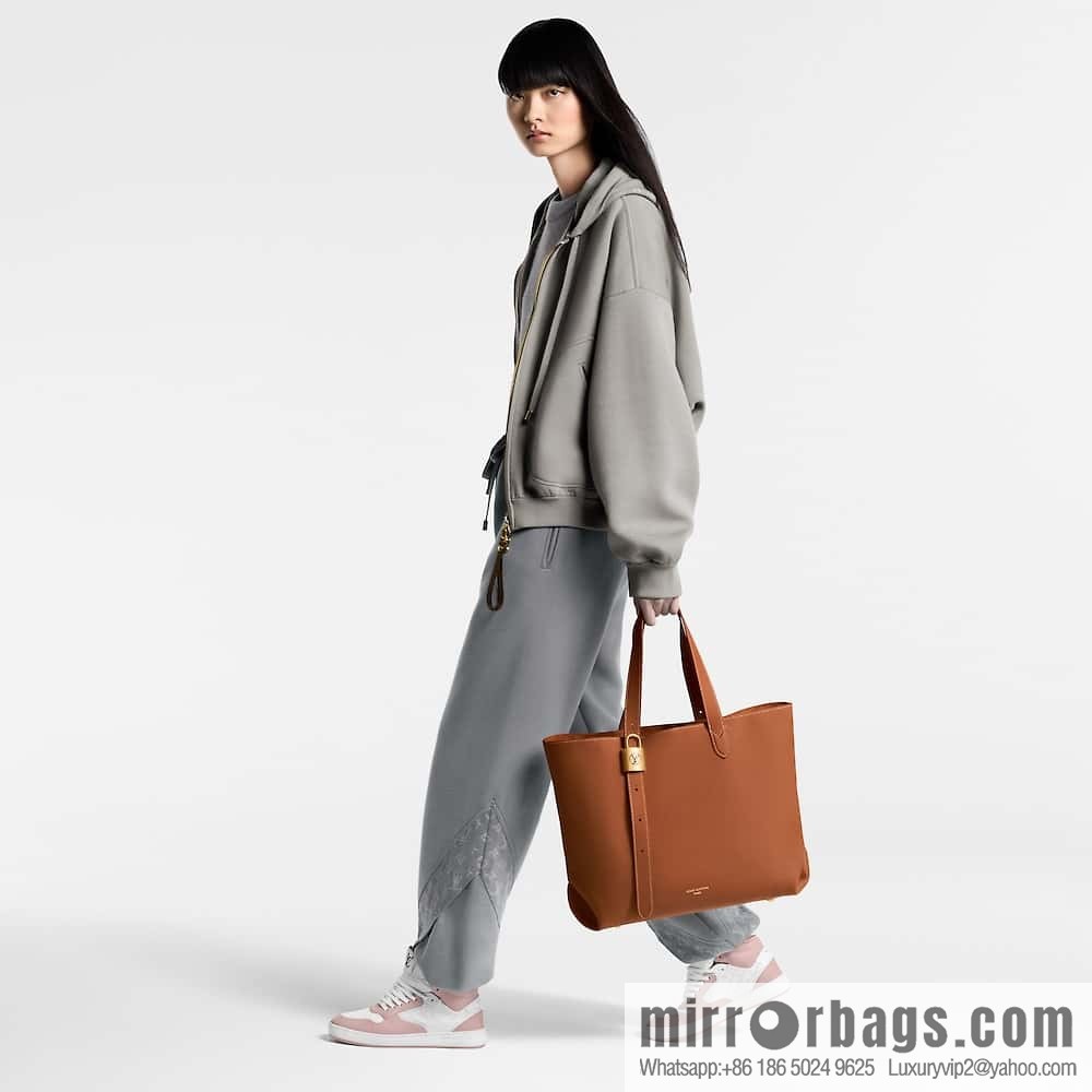 LV M25342 Low Key Cabas MM
