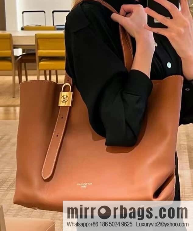 LV M25342 Low Key Cabas MM