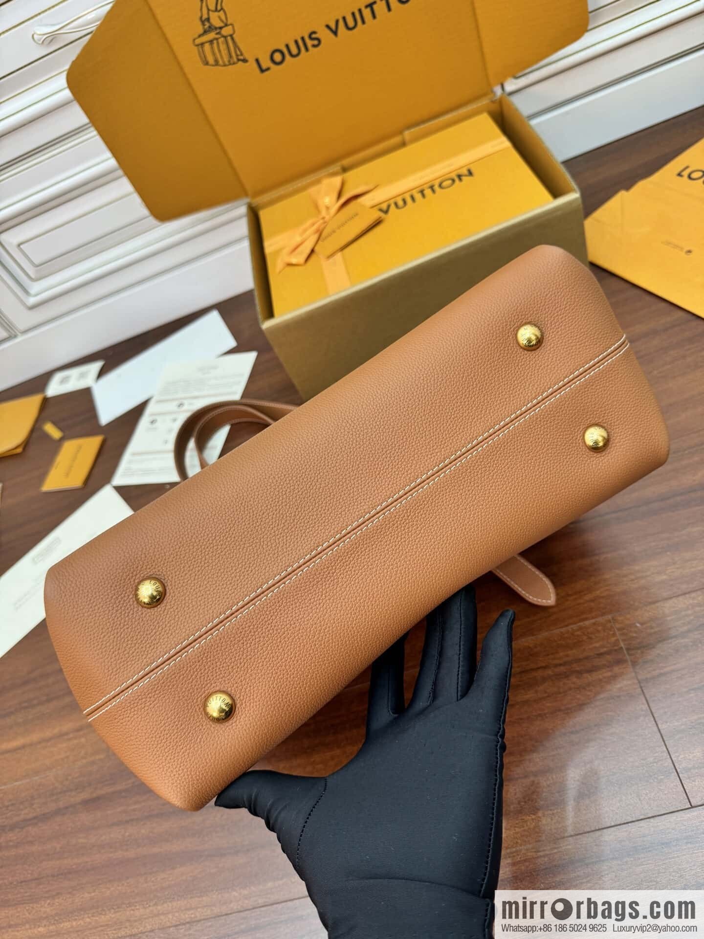 LV M25342 Low Key Cabas MM
