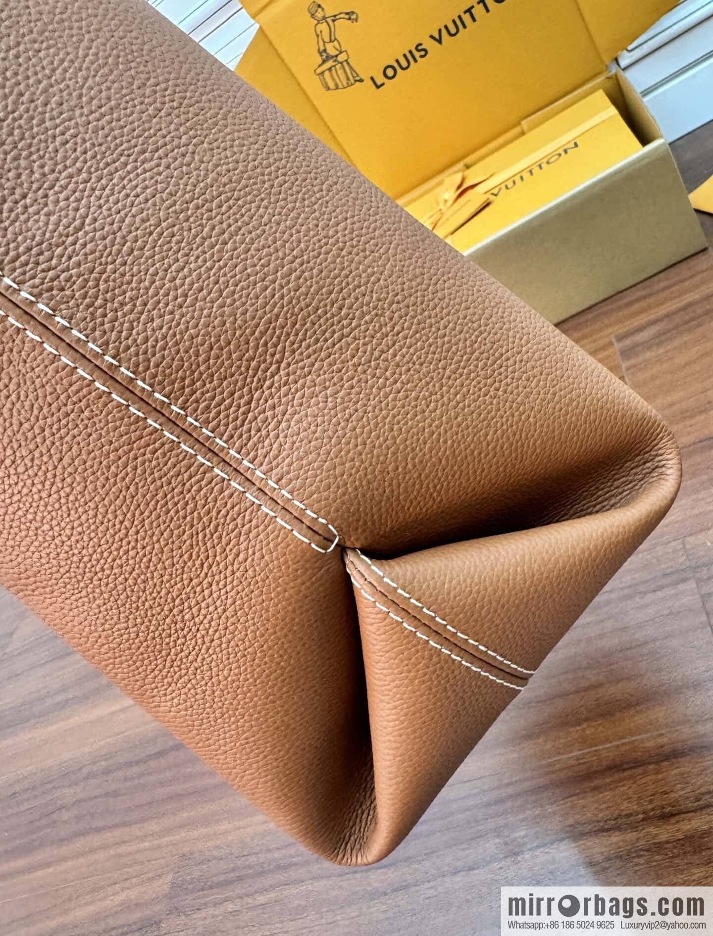 LV M25342 Low Key Cabas MM