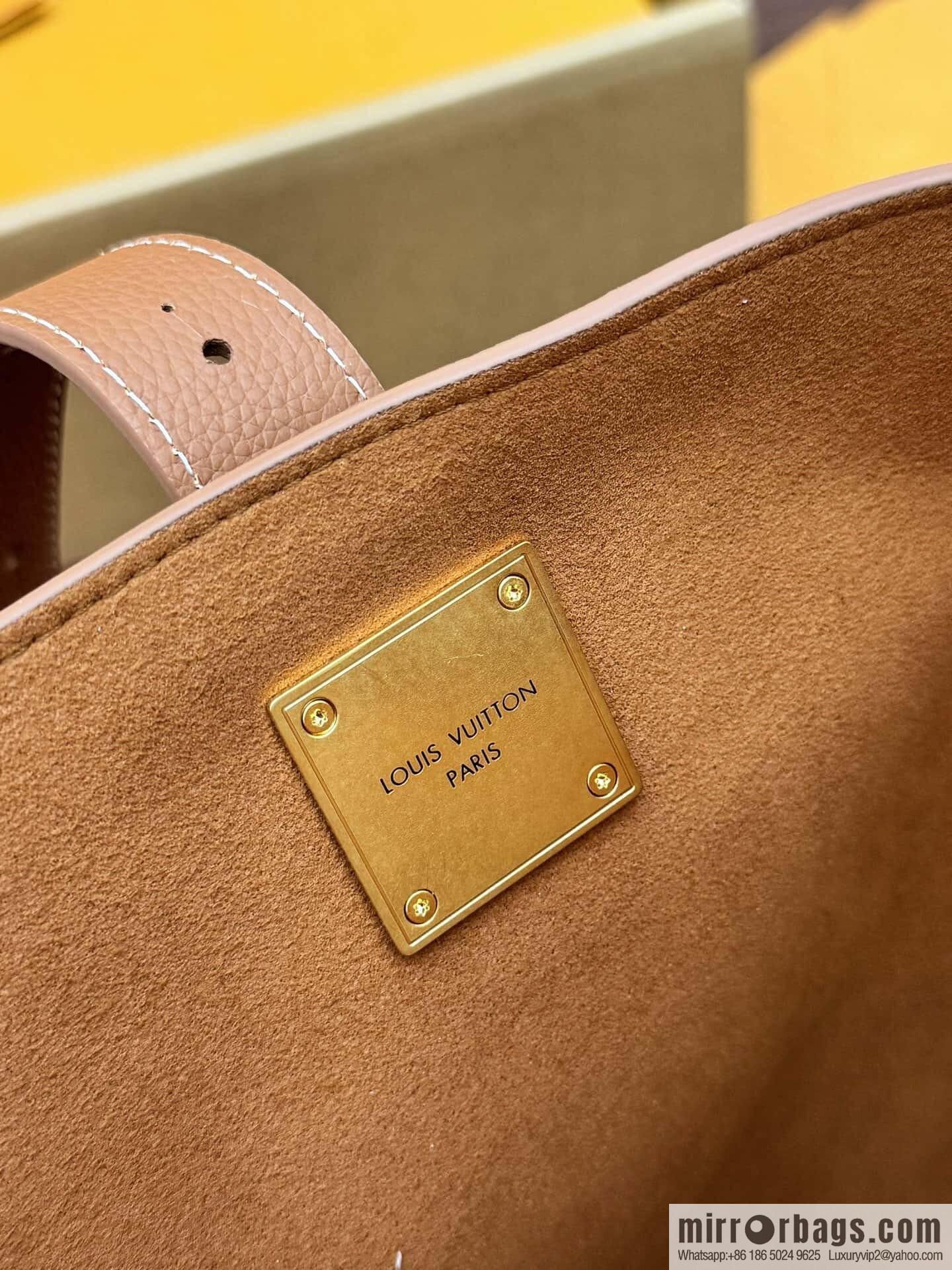 LV M25342 Low Key Cabas MM