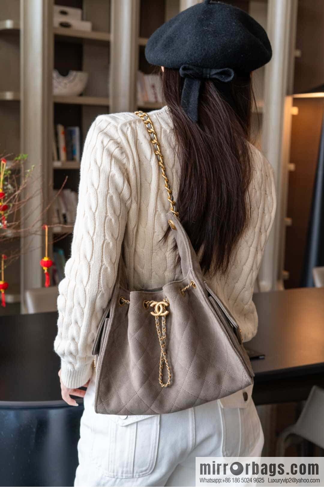 𝐂𝐡𝐚𝐧𝐞𝐥 𝟐𝟓𝐜 Grey Suede Drawstring Bucket Bag, Small 🌟 AS5293