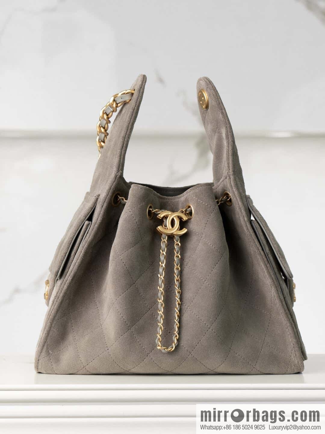 𝐂𝐡𝐚𝐧𝐞𝐥 𝟐𝟓𝐜 Grey Suede Drawstring Bucket Bag, Small 🌟 AS5293