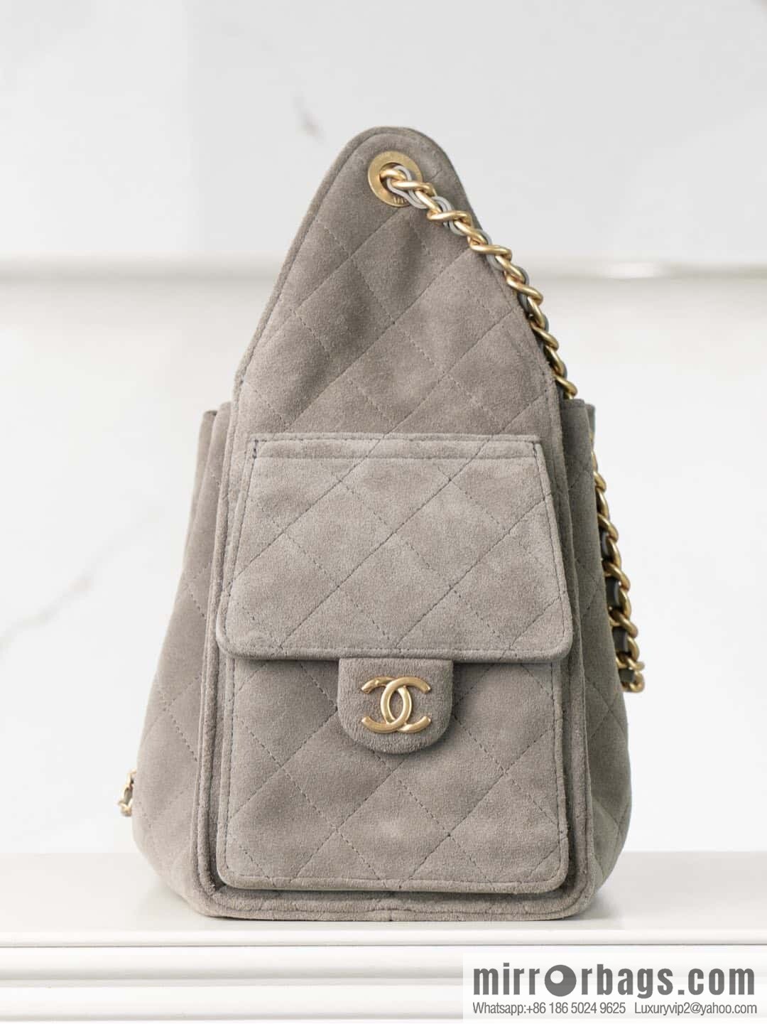 𝐂𝐡𝐚𝐧𝐞𝐥 𝟐𝟓𝐜 Grey Suede Drawstring Bucket Bag, Small 🌟 AS5293
