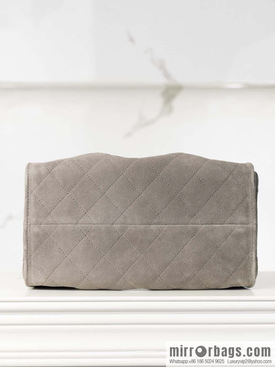 𝐂𝐡𝐚𝐧𝐞𝐥 𝟐𝟓𝐜 Grey Suede Drawstring Bucket Bag, Small 🌟 AS5293