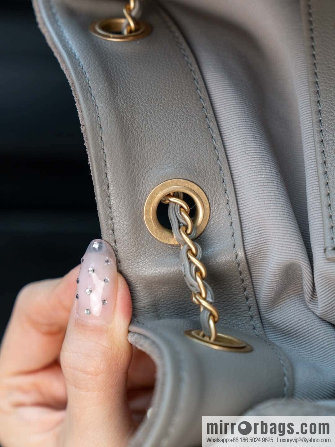 𝐂𝐡𝐚𝐧𝐞𝐥 𝟐𝟓𝐜 Grey Suede Drawstring Bucket Bag, Small 🌟 AS5293