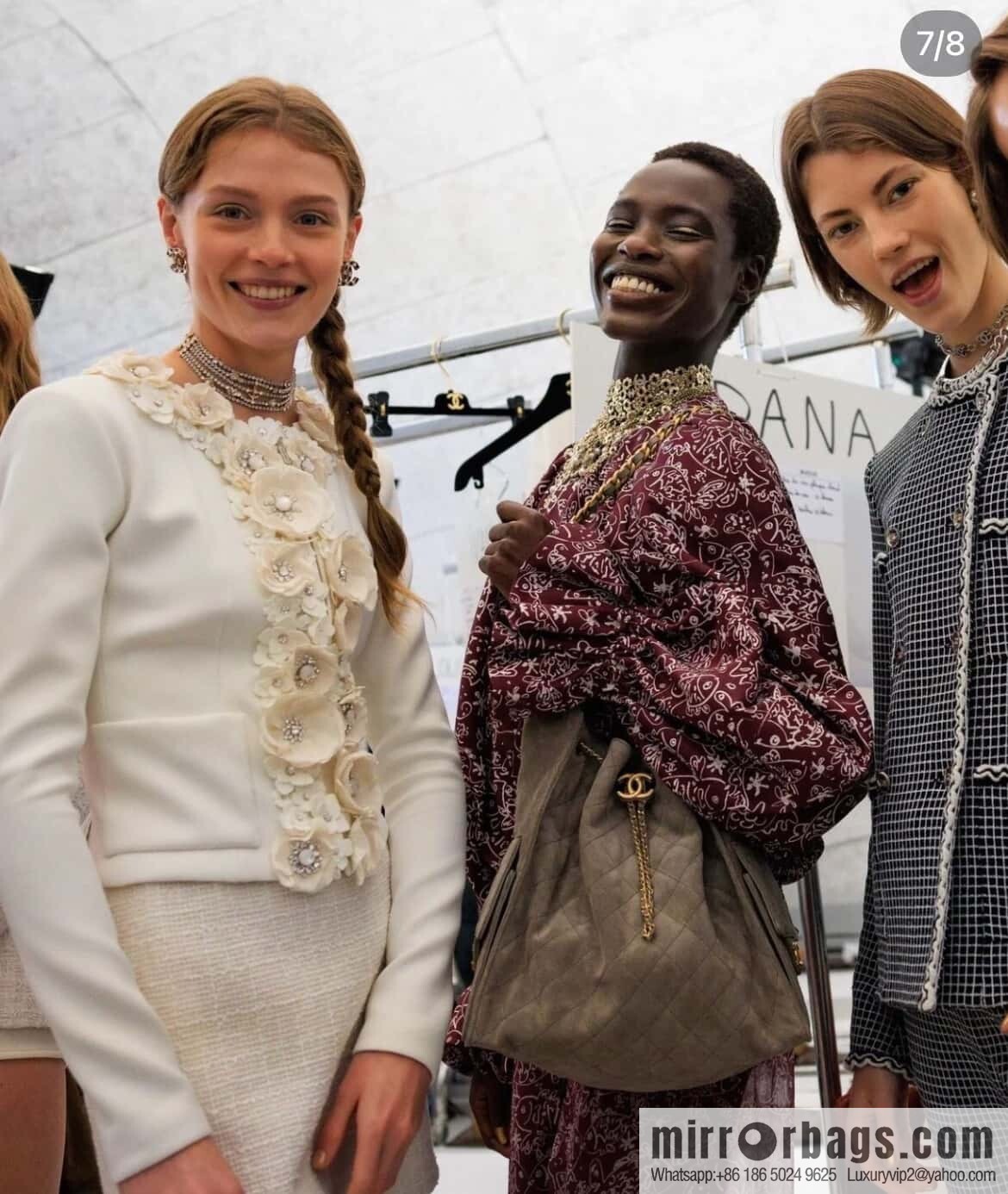 𝐂𝐡𝐚𝐧𝐞𝐥 𝟐𝟓𝐜 Grey Suede Drawstring Bucket Bag, Large 🌟 AS5311