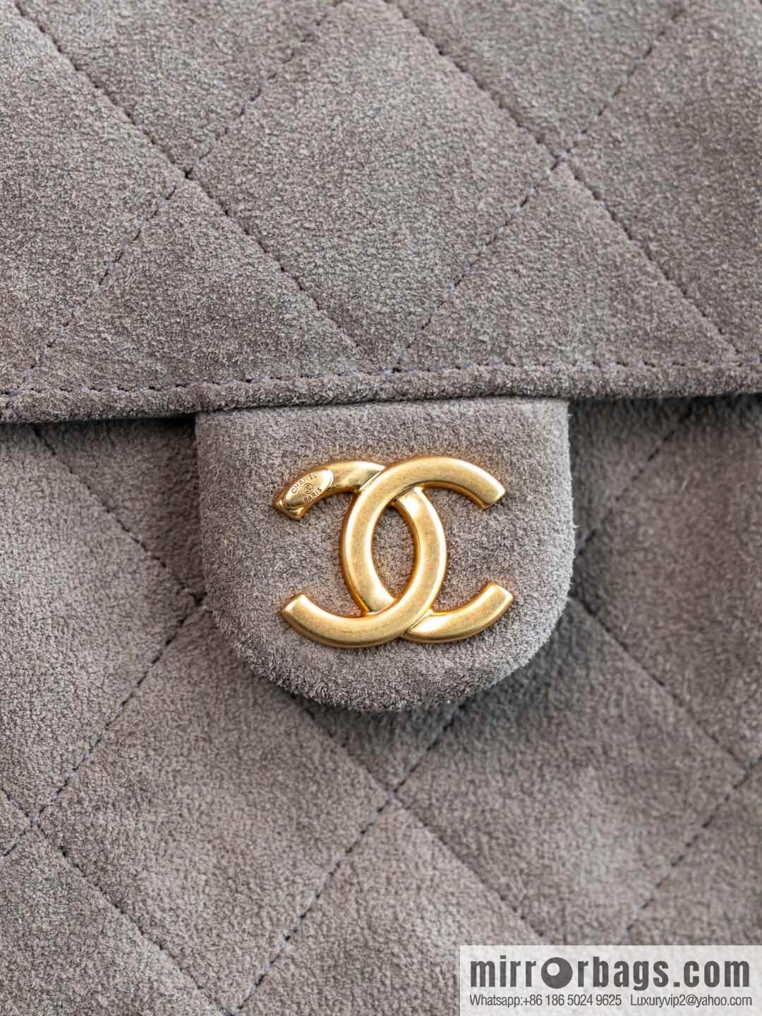 𝐂𝐡𝐚𝐧𝐞𝐥 𝟐𝟓𝐜 Grey Suede Drawstring Bucket Bag, Large 🌟 AS5311