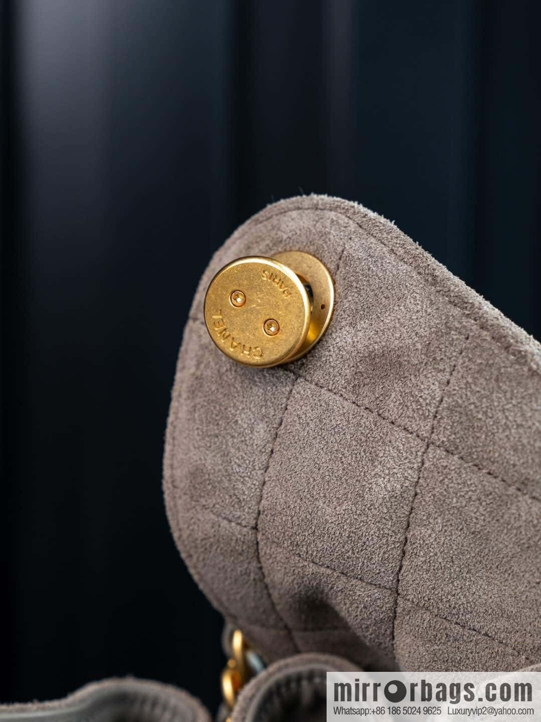 𝐂𝐡𝐚𝐧𝐞𝐥 𝟐𝟓𝐜 Grey Suede Drawstring Bucket Bag, Large 🌟 AS5311