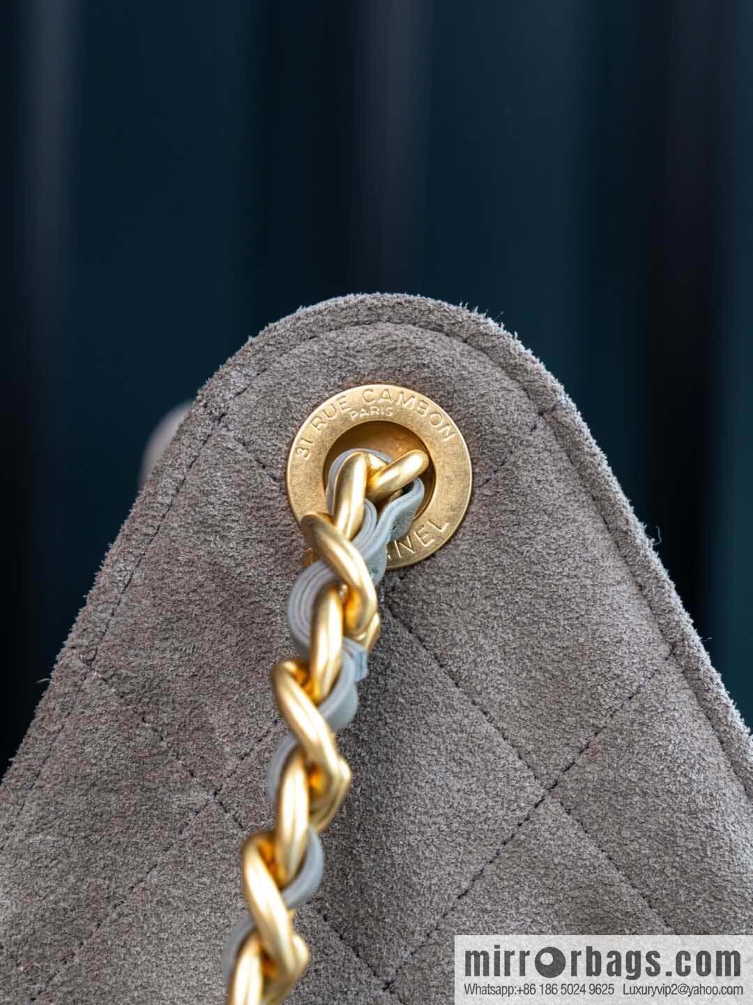 𝐂𝐡𝐚𝐧𝐞𝐥 𝟐𝟓𝐜 Grey Suede Drawstring Bucket Bag, Large 🌟 AS5311