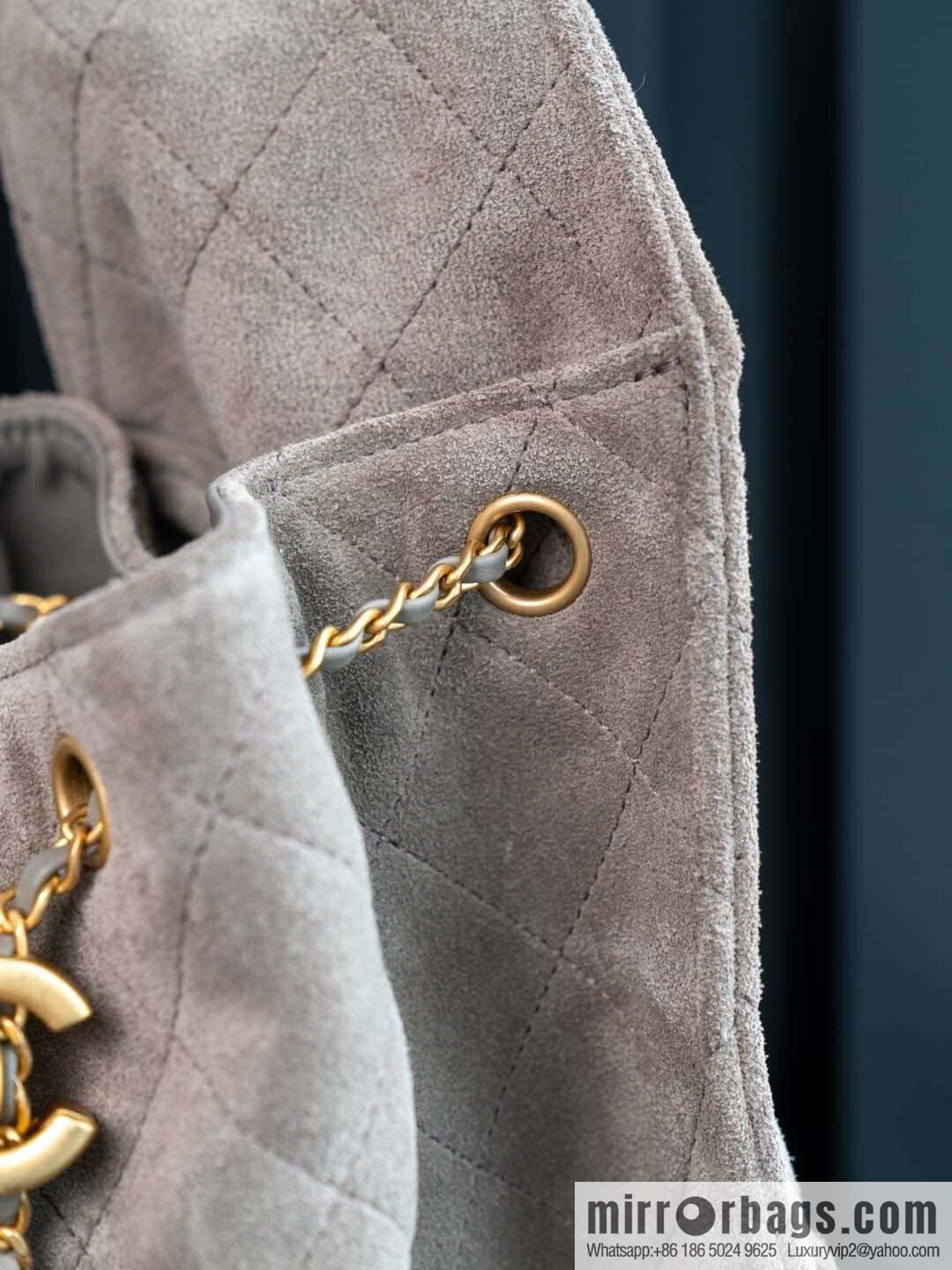 𝐂𝐡𝐚𝐧𝐞𝐥 𝟐𝟓𝐜 Grey Suede Drawstring Bucket Bag, Large 🌟 AS5311