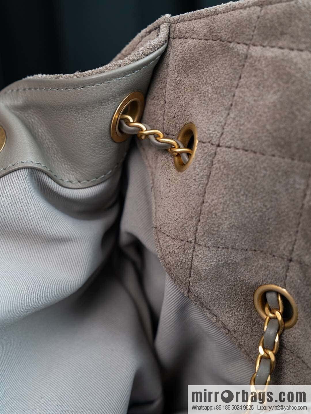 𝐂𝐡𝐚𝐧𝐞𝐥 𝟐𝟓𝐜 Grey Suede Drawstring Bucket Bag, Large 🌟 AS5311