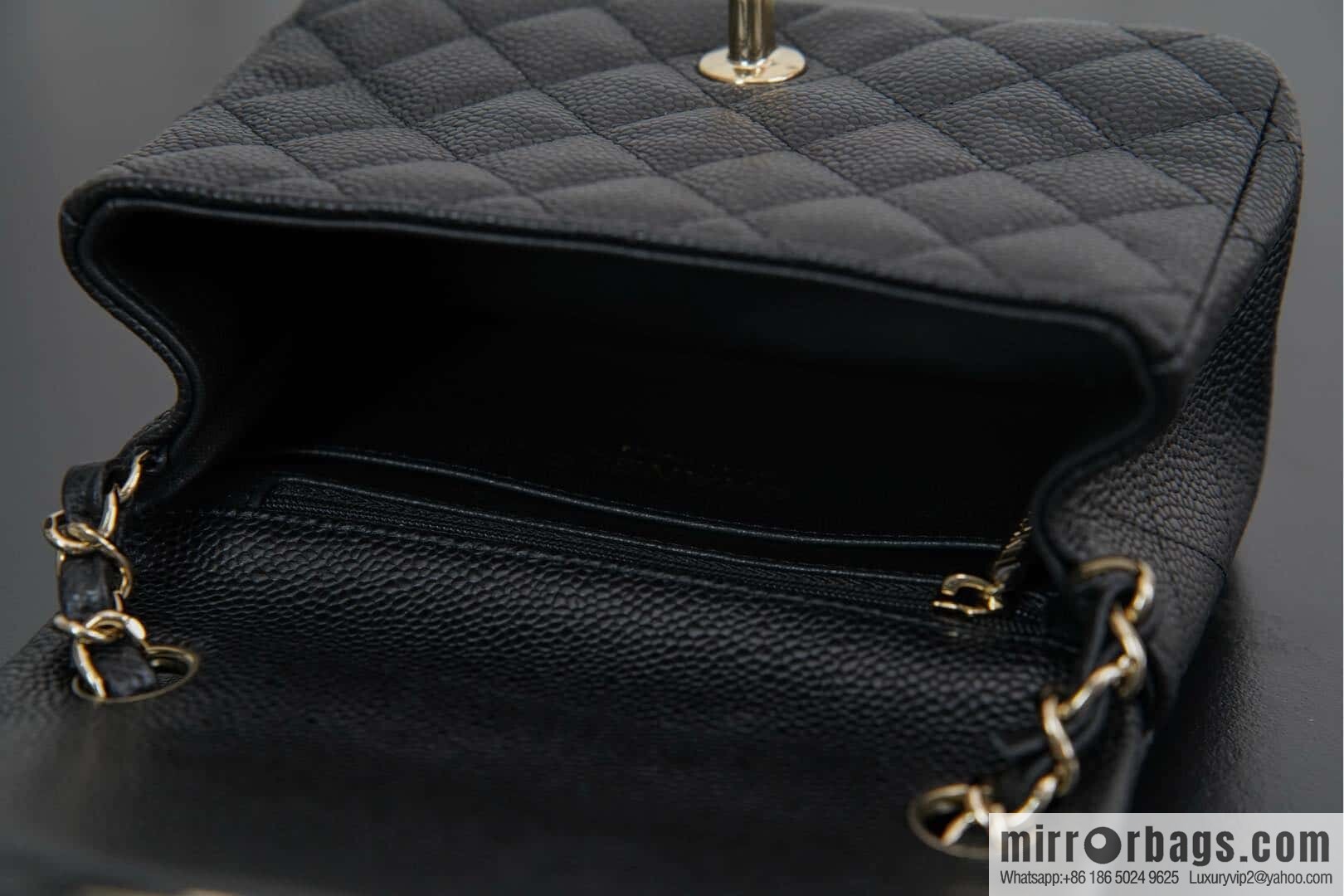 𝗖𝗹𝗮𝘀𝘀𝗶𝗰 𝗙𝗹𝗮𝗽 | genuine skin lychee pattern, Fatty Fang, black gold 🖤 A01115