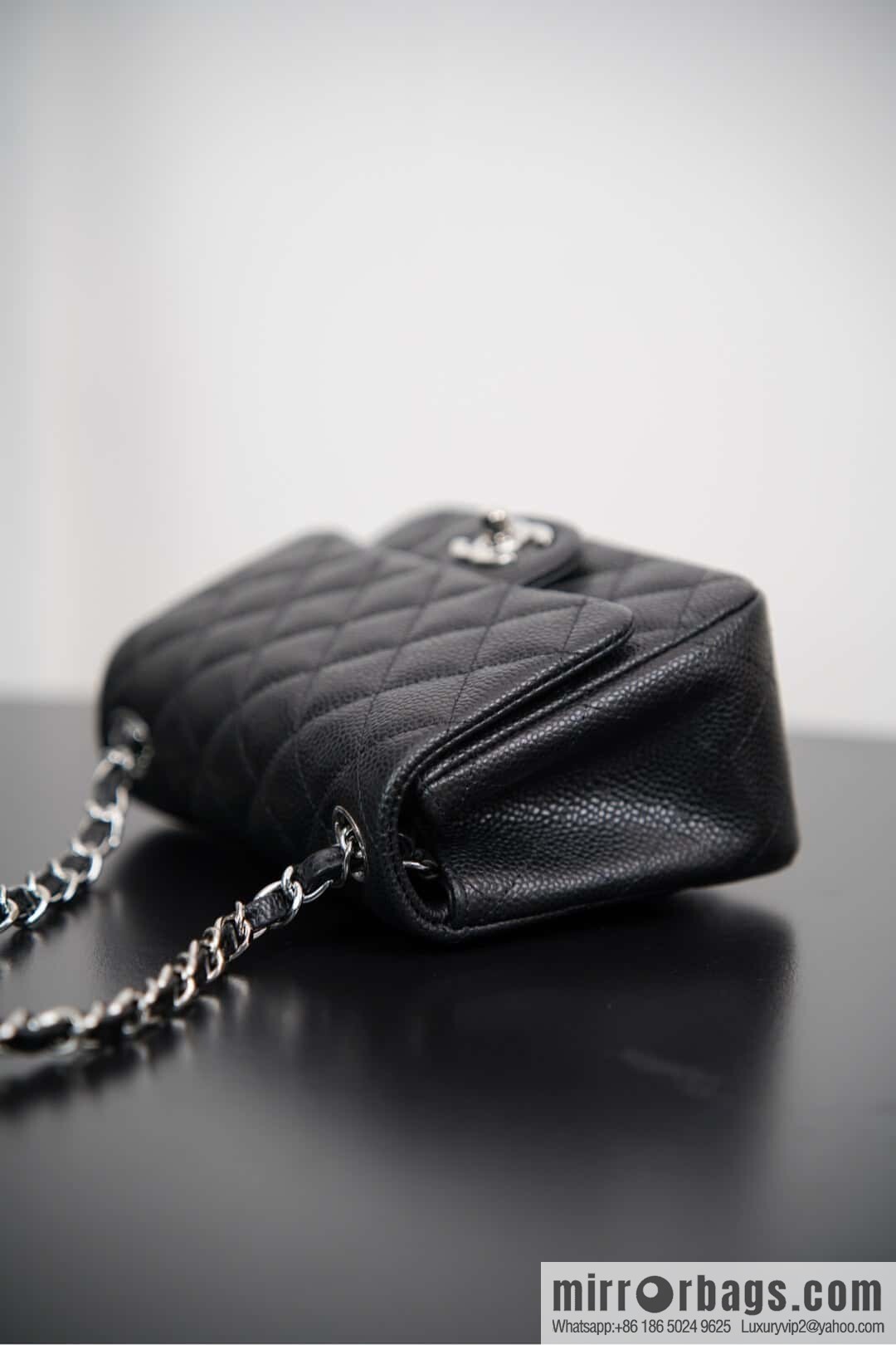 ℂ𝔽 𝗖𝗹𝗮𝘀𝘀𝗶𝗰 𝗙𝗹𝗮𝗽 | genuine leather lychee pattern, Fatty Fang, black silver 🖤 A01115
