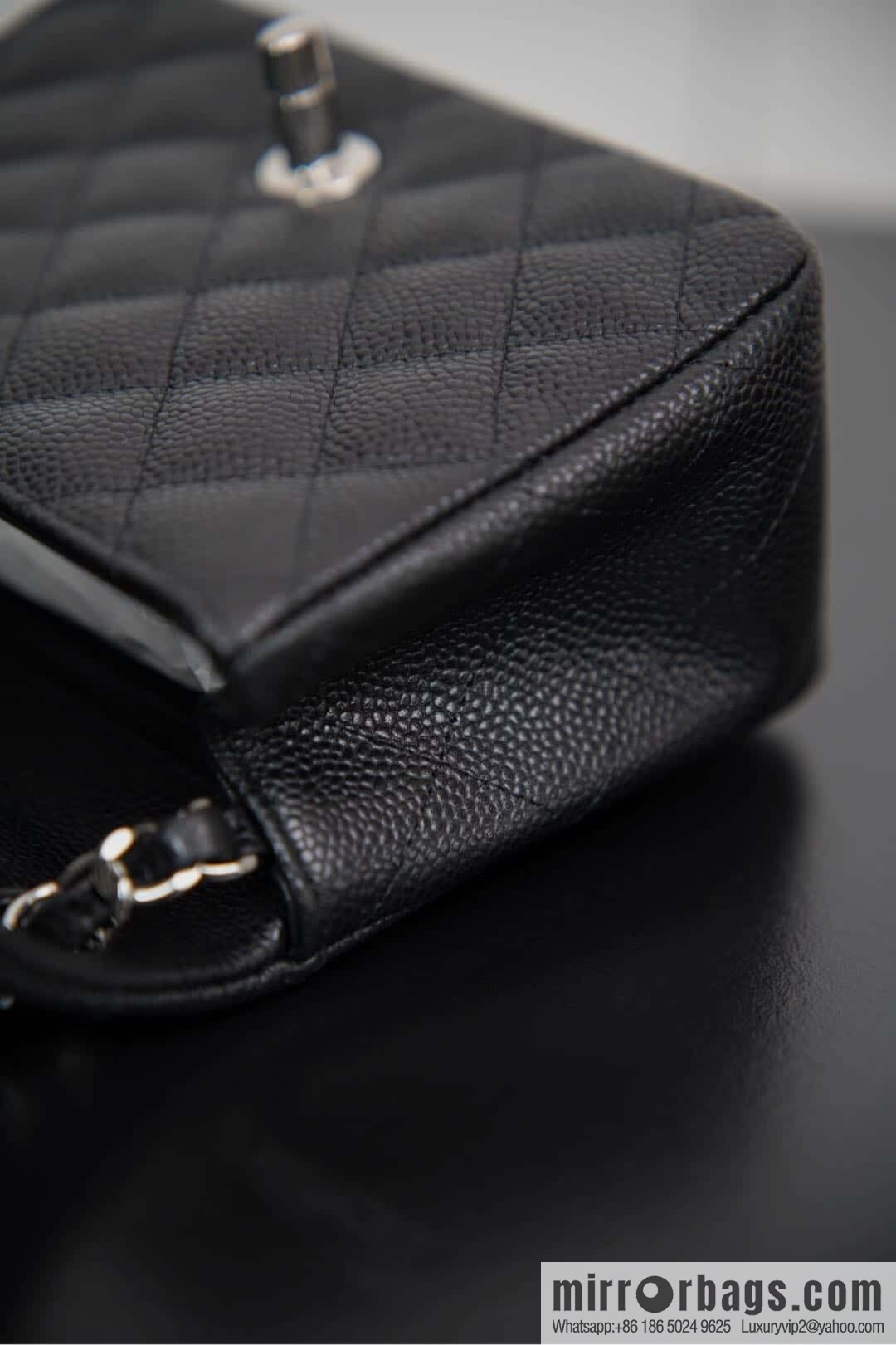 ℂ𝔽 𝗖𝗹𝗮𝘀𝘀𝗶𝗰 𝗙𝗹𝗮𝗽 | genuine leather lychee pattern, Fatty Fang, black silver 🖤 A01115