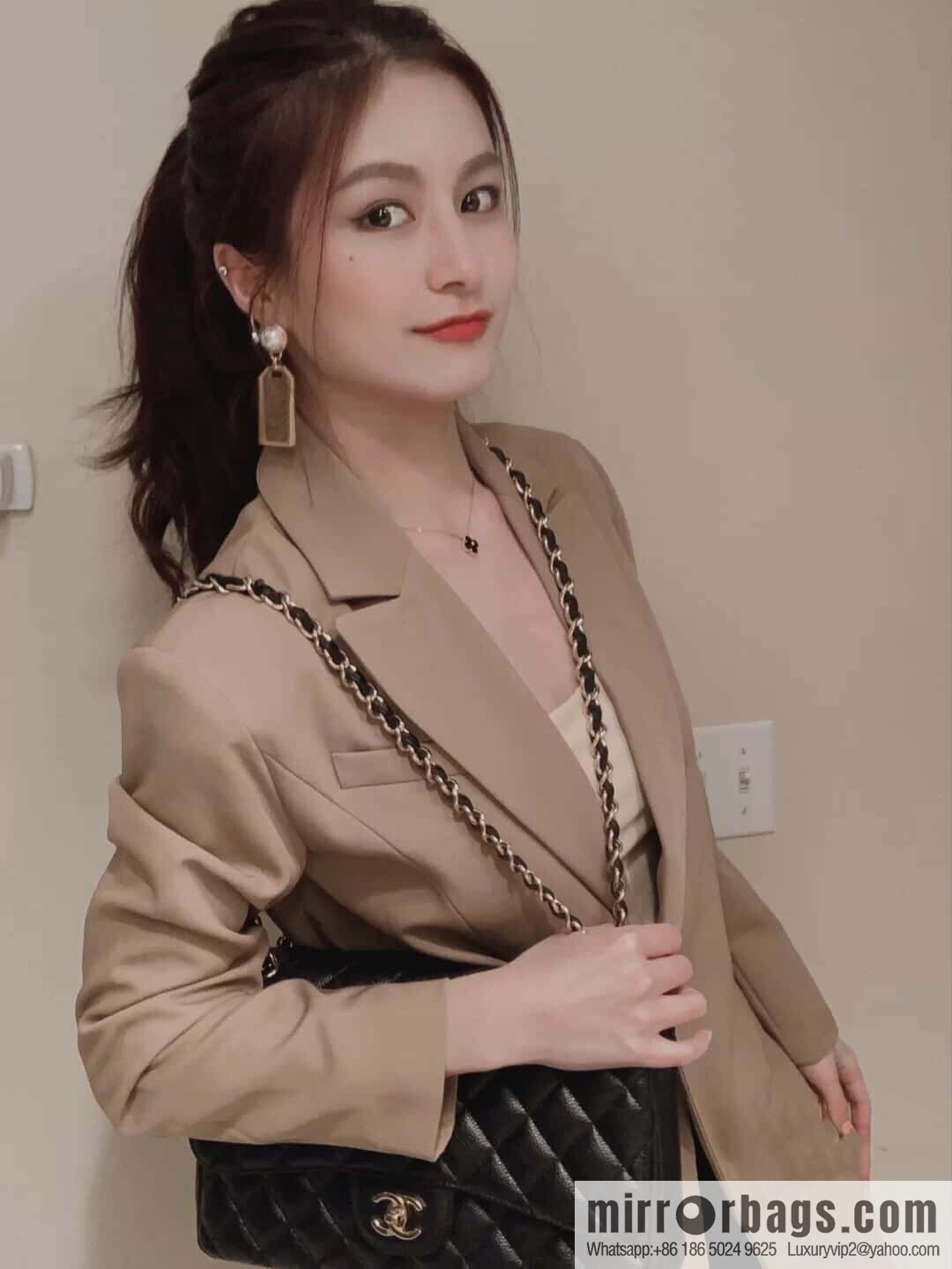 โ๐ฝ ๐๐น๐ฎ๐๐๐ถ๐ฐ ๐๐น๐ฎ๐ฝ ๐๐ฎ๐ฆ๐๐จ ๏ฝ genuine skin, caviar, black gold A58600