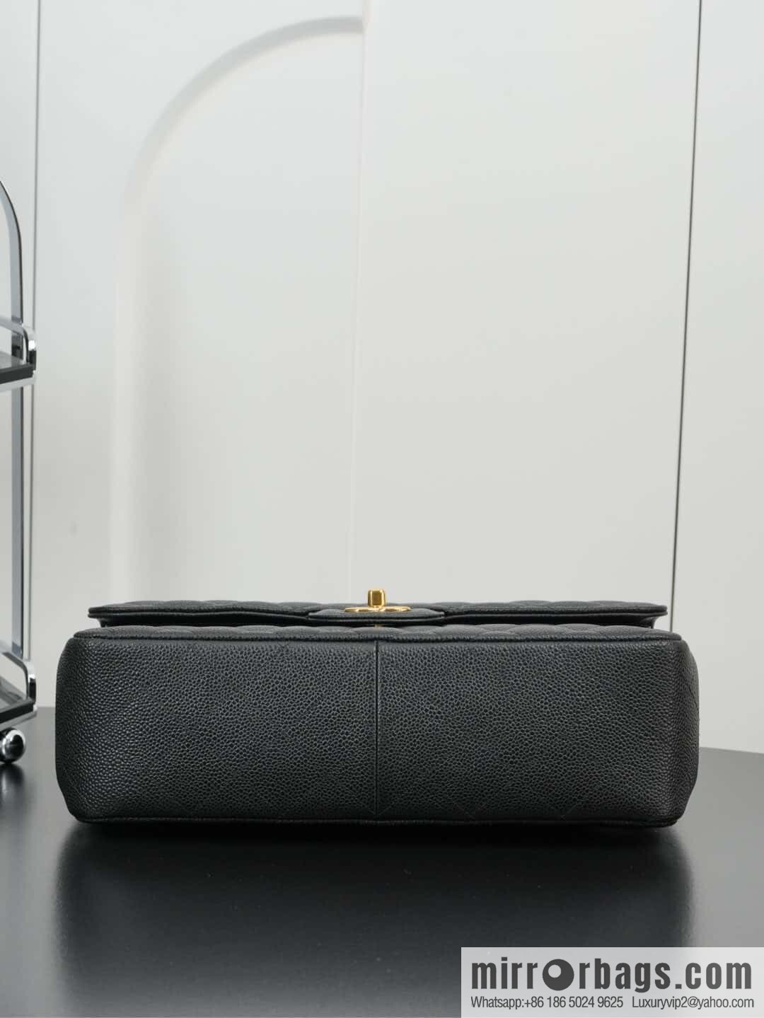 โ๐ฝ ๐๐น๐ฎ๐๐๐ถ๐ฐ ๐๐น๐ฎ๐ฝ ๐๐ฎ๐ฆ๐๐จ ๏ฝ genuine skin, caviar, black gold A58600