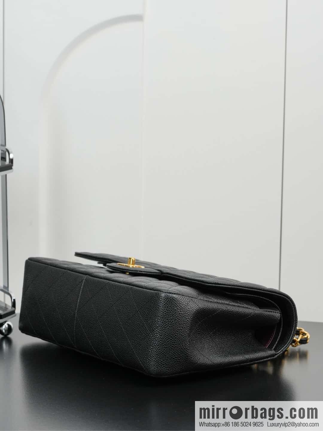 โ๐ฝ ๐๐น๐ฎ๐๐๐ถ๐ฐ ๐๐น๐ฎ๐ฝ ๐๐ฎ๐ฆ๐๐จ ๏ฝ genuine skin, caviar, black gold A58600