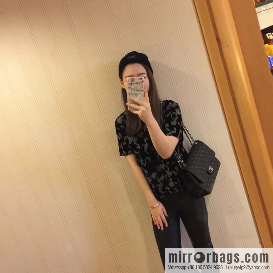 ℂ𝔽 𝗖𝗹𝗮𝘀𝘀𝗶𝗰 𝗙𝗹𝗮𝗽 𝐉𝐮𝐦𝐛𝐨 | genuine leather, caviar, black silver 🖤 A58600