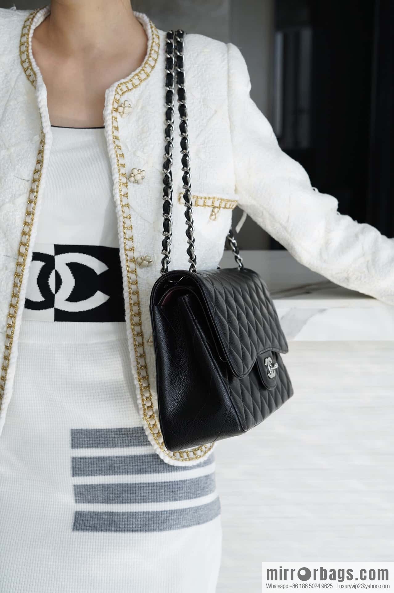 ℂ𝔽 𝗖𝗹𝗮𝘀𝘀𝗶𝗰 𝗙𝗹𝗮𝗽 𝐉𝐮𝐦𝐛𝐨 | genuine leather, caviar, black silver 🖤 A58600