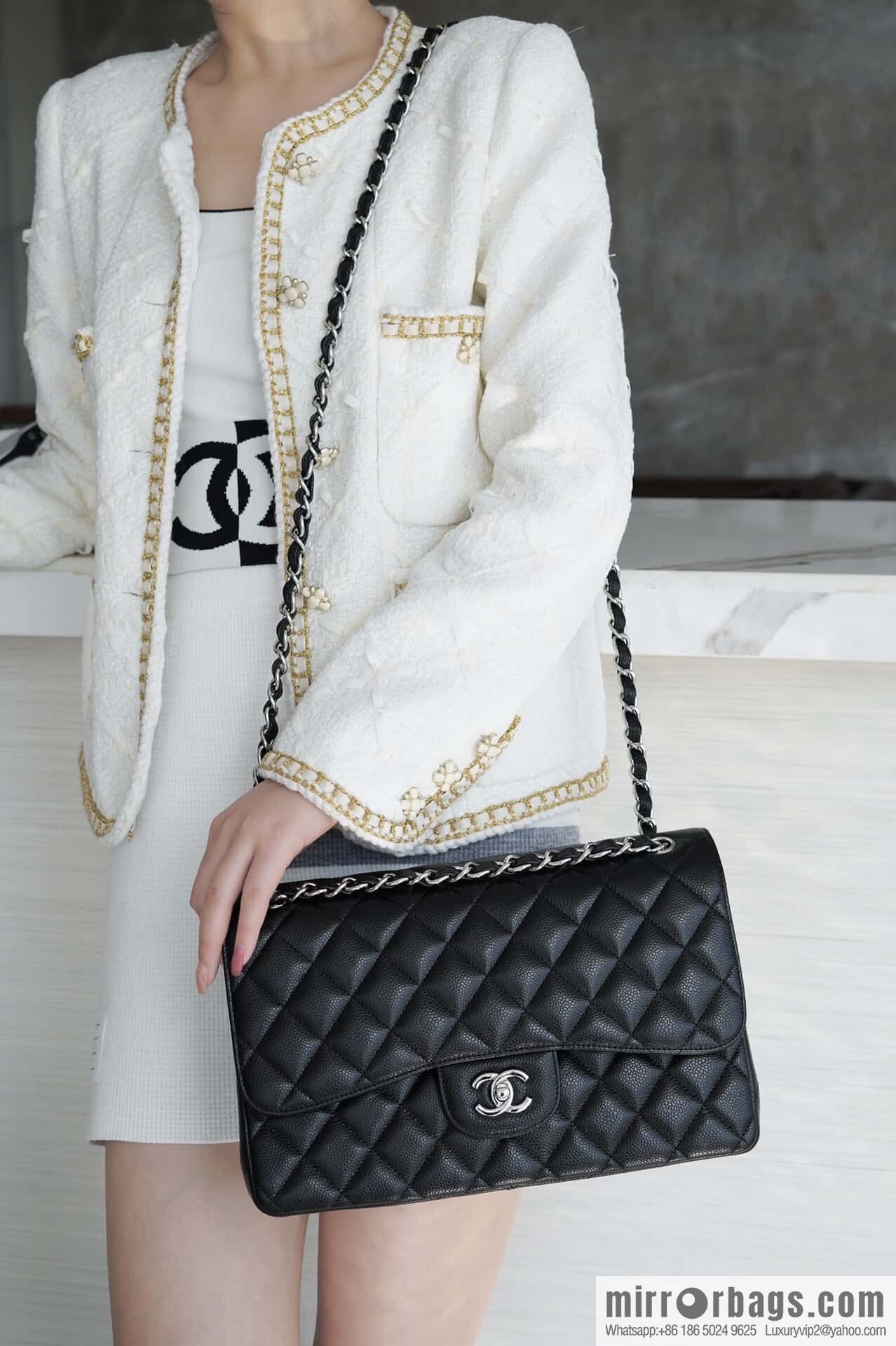 ℂ𝔽 𝗖𝗹𝗮𝘀𝘀𝗶𝗰 𝗙𝗹𝗮𝗽 𝐉𝐮𝐦𝐛𝐨 | genuine leather, caviar, black silver 🖤 A58600