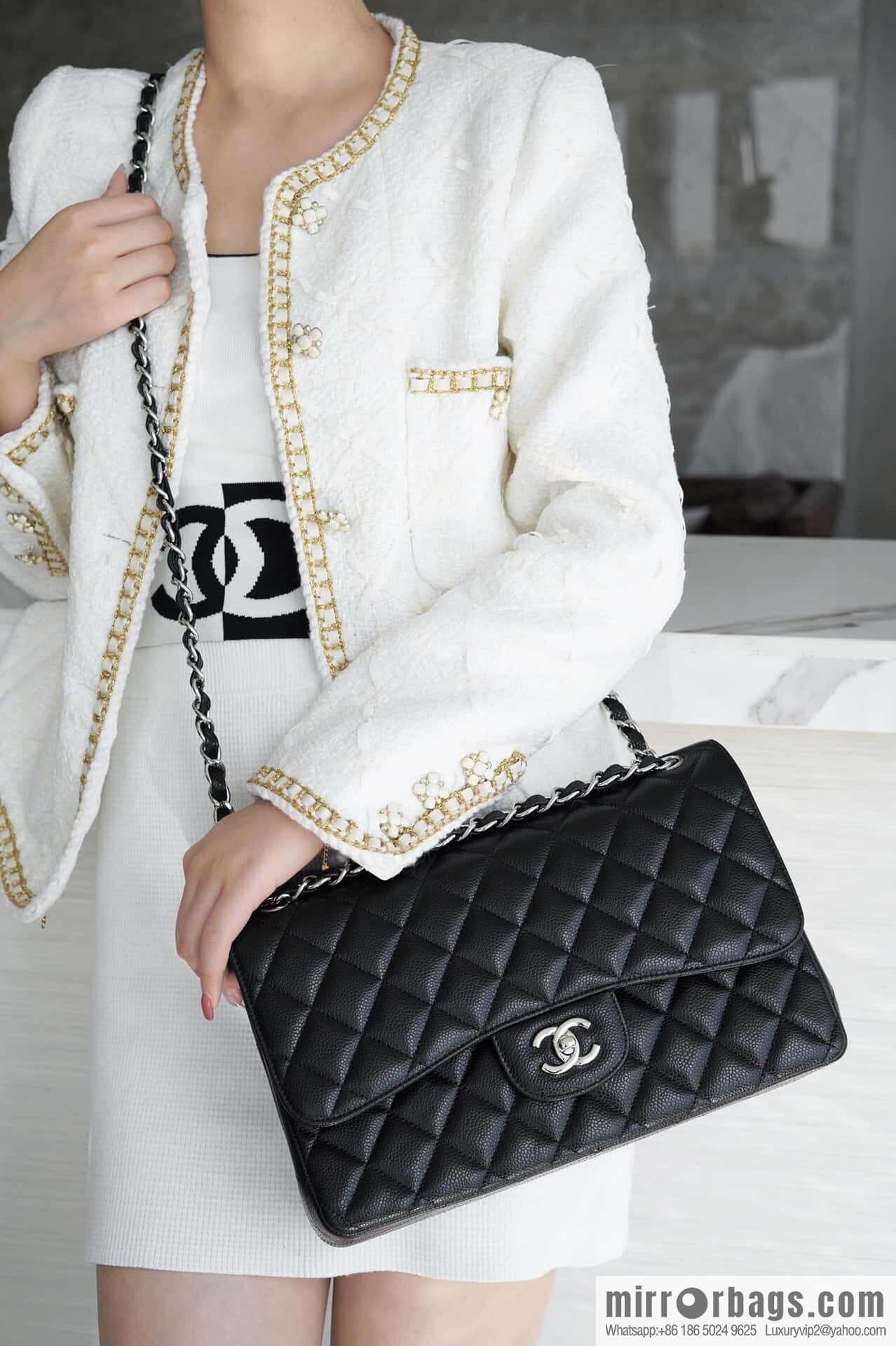 ℂ𝔽 𝗖𝗹𝗮𝘀𝘀𝗶𝗰 𝗙𝗹𝗮𝗽 𝐉𝐮𝐦𝐛𝐨 | genuine leather, caviar, black silver 🖤 A58600