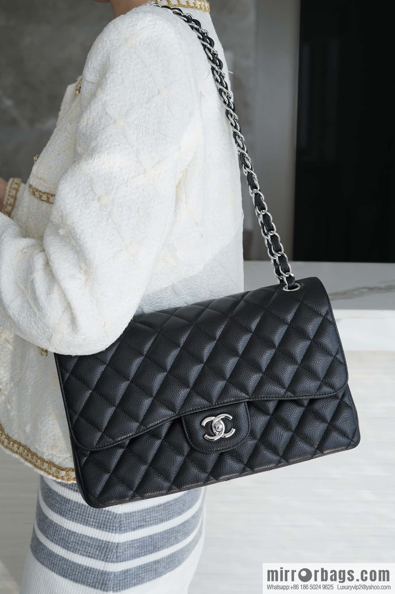 ℂ𝔽 𝗖𝗹𝗮𝘀𝘀𝗶𝗰 𝗙𝗹𝗮𝗽 𝐉𝐮𝐦𝐛𝐨 | genuine leather, caviar, black silver 🖤 A58600