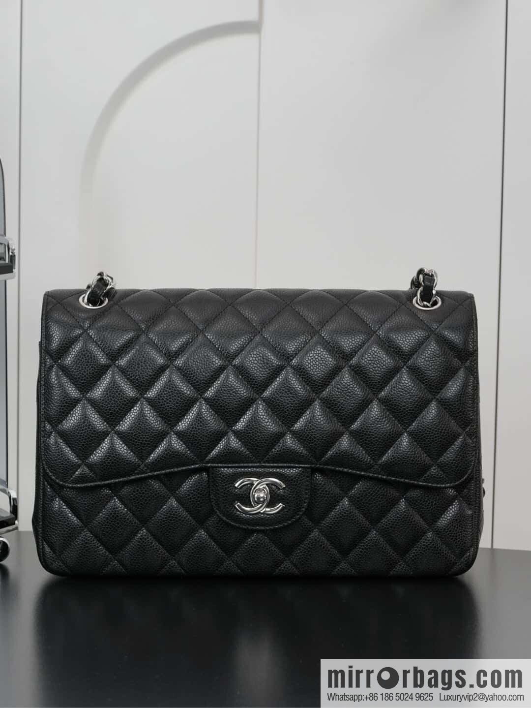 ℂ𝔽 𝗖𝗹𝗮𝘀𝘀𝗶𝗰 𝗙𝗹𝗮𝗽 𝐉𝐮𝐦𝐛𝐨 | genuine leather, caviar, black silver 🖤 A58600