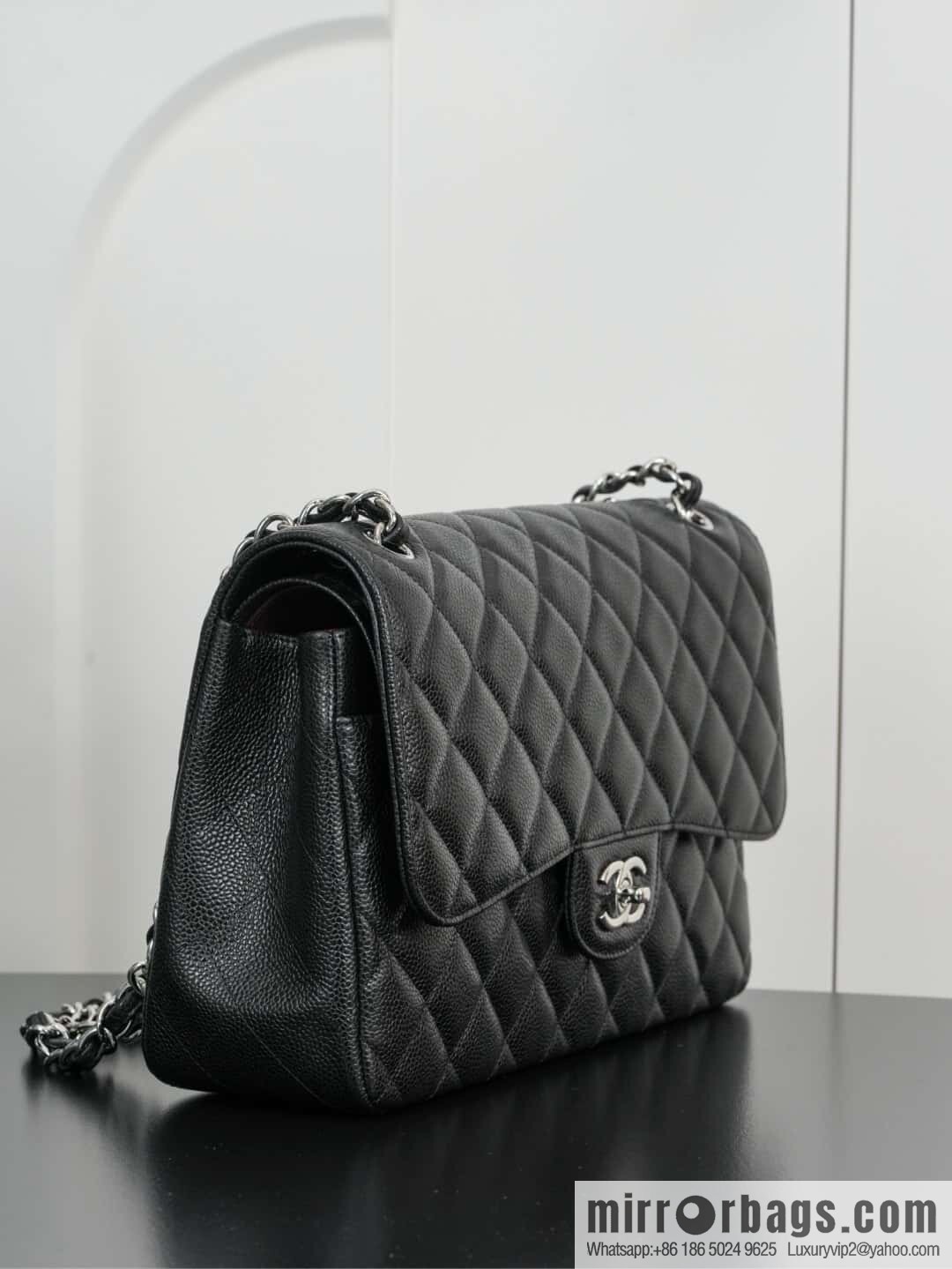 ℂ𝔽 𝗖𝗹𝗮𝘀𝘀𝗶𝗰 𝗙𝗹𝗮𝗽 𝐉𝐮𝐦𝐛𝐨 | genuine leather, caviar, black silver 🖤 A58600