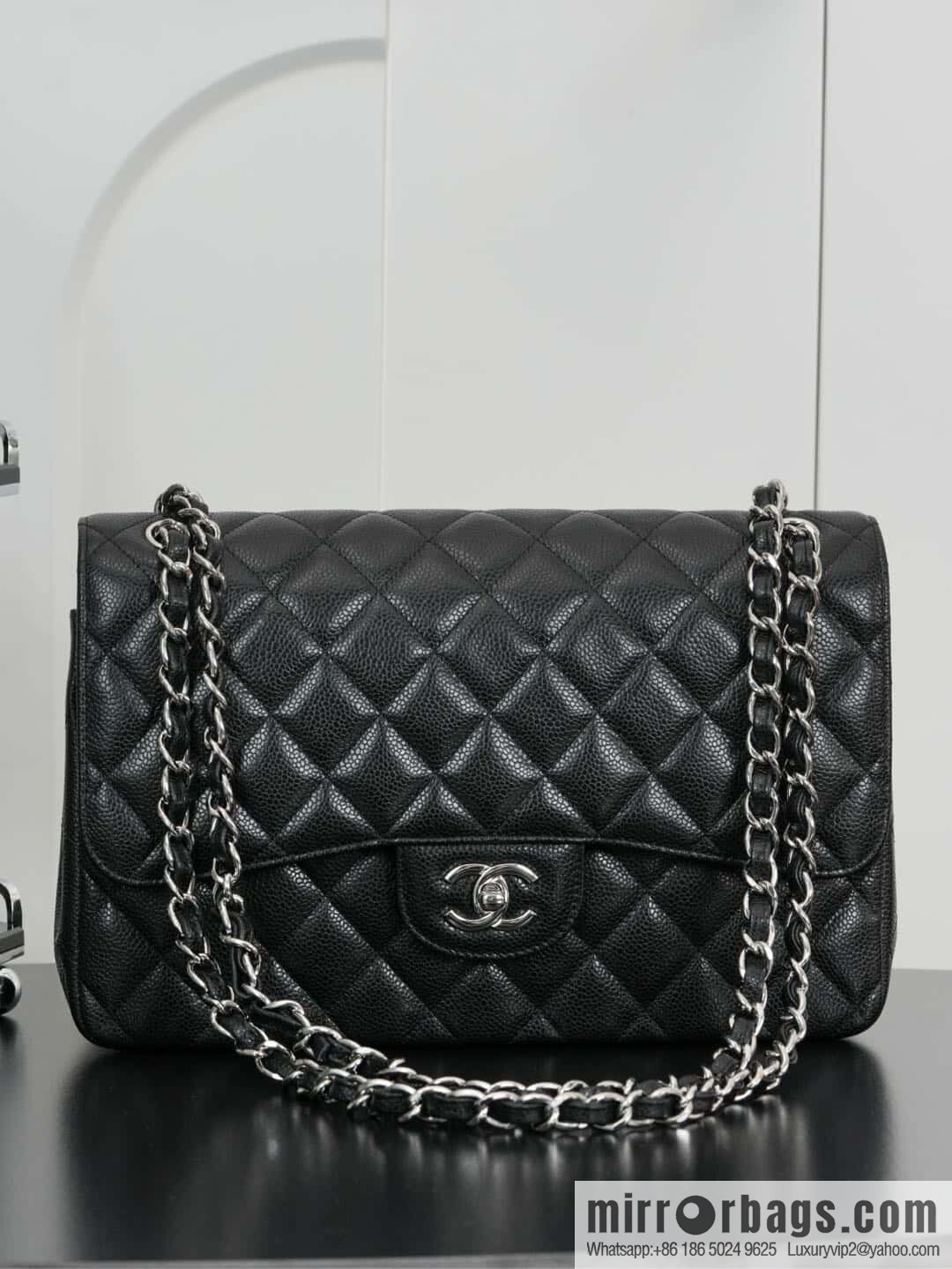 ℂ𝔽 𝗖𝗹𝗮𝘀𝘀𝗶𝗰 𝗙𝗹𝗮𝗽 𝐉𝐮𝐦𝐛𝐨 | genuine leather, caviar, black silver 🖤 A58600