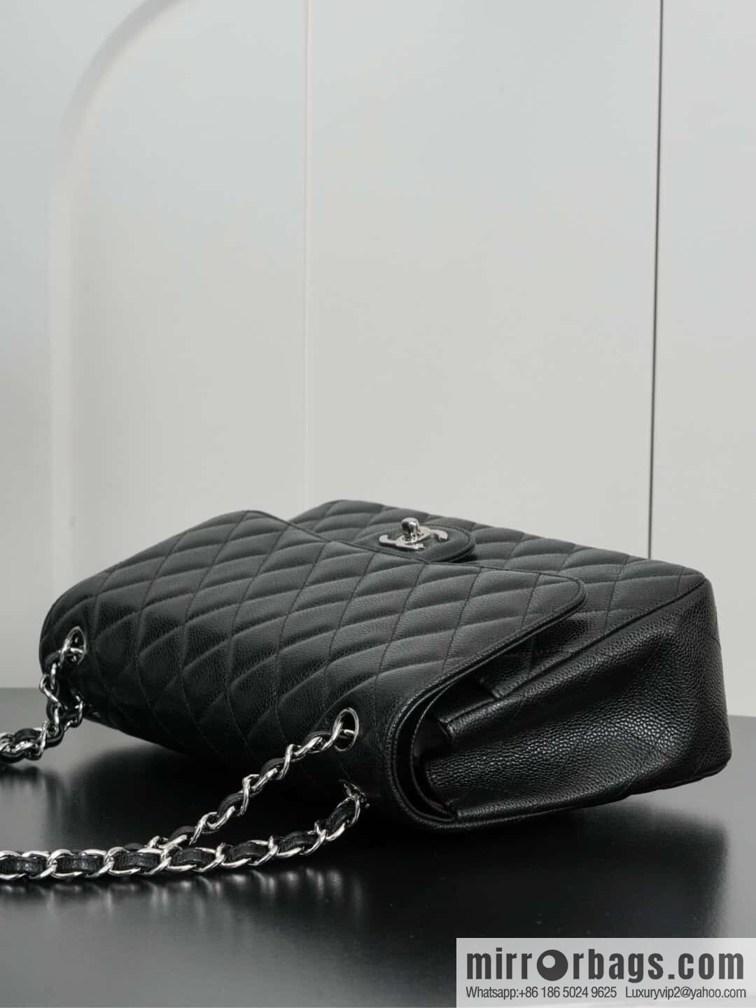 ℂ𝔽 𝗖𝗹𝗮𝘀𝘀𝗶𝗰 𝗙𝗹𝗮𝗽 𝐉𝐮𝐦𝐛𝐨 | genuine leather, caviar, black silver 🖤 A58600