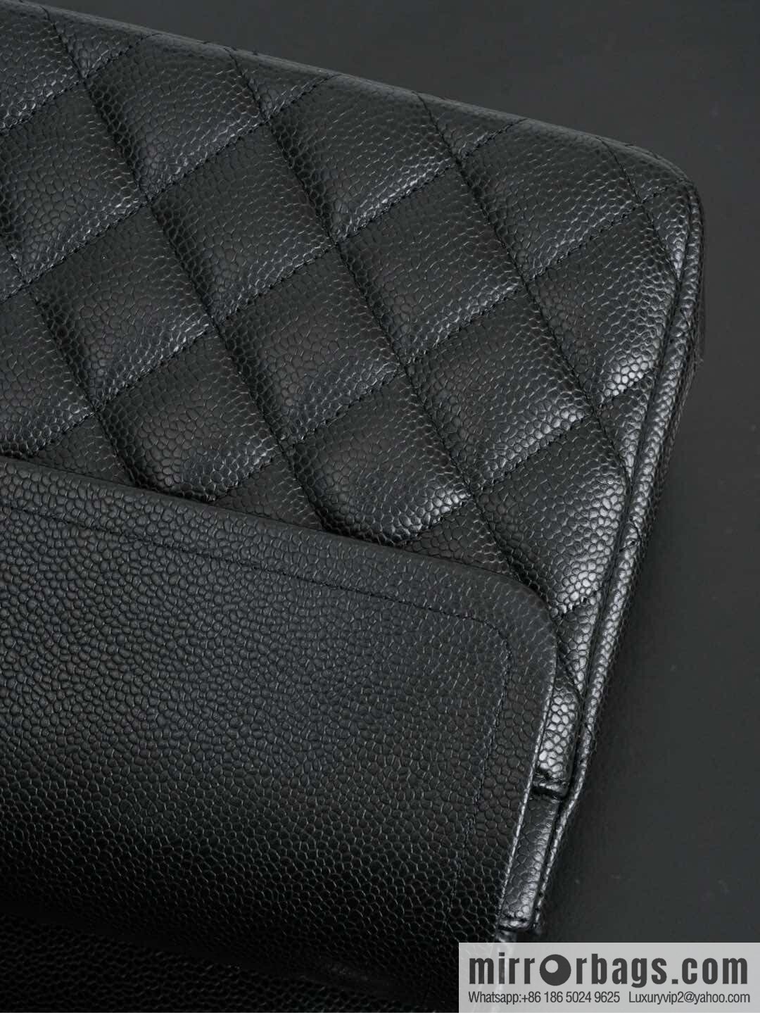 ℂ𝔽 𝗖𝗹𝗮𝘀𝘀𝗶𝗰 𝗙𝗹𝗮𝗽 𝐉𝐮𝐦𝐛𝐨 | genuine leather, caviar, black silver 🖤 A58600