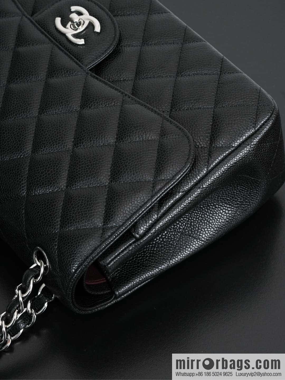 ℂ𝔽 𝗖𝗹𝗮𝘀𝘀𝗶𝗰 𝗙𝗹𝗮𝗽 𝐉𝐮𝐦𝐛𝐨 | genuine leather, caviar, black silver 🖤 A58600