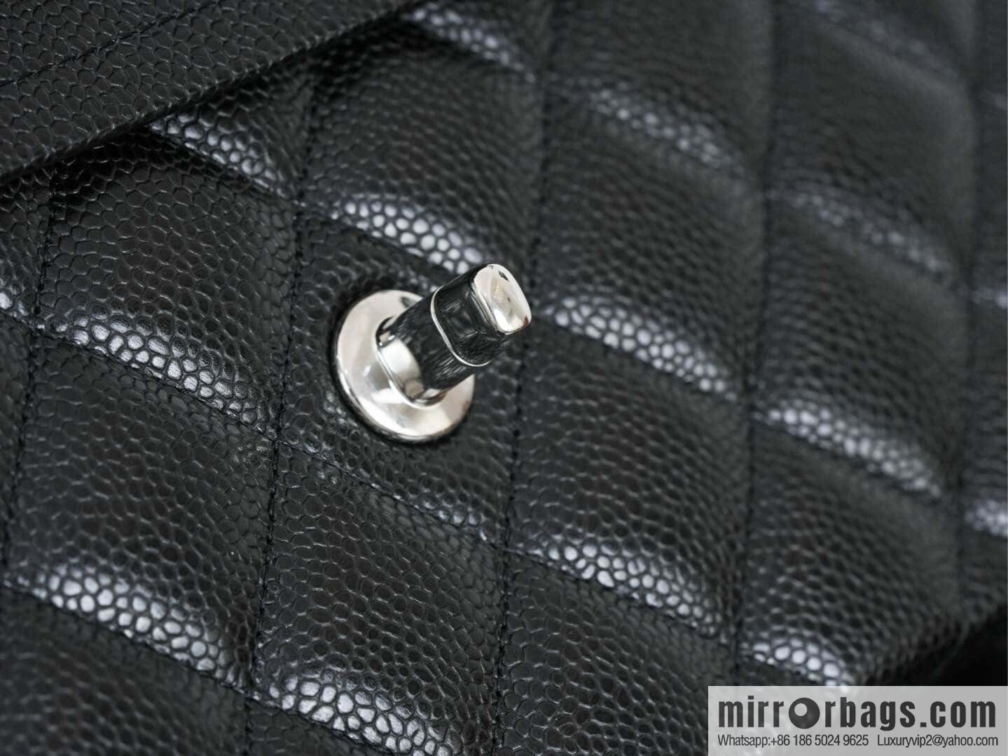 ℂ𝔽 𝗖𝗹𝗮𝘀𝘀𝗶𝗰 𝗙𝗹𝗮𝗽 𝐉𝐮𝐦𝐛𝐨 | genuine leather, caviar, black silver 🖤 A58600